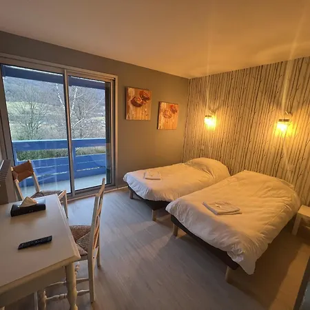 Hotel Le Castel Du Cantal Groupe Village Fani Thiezac