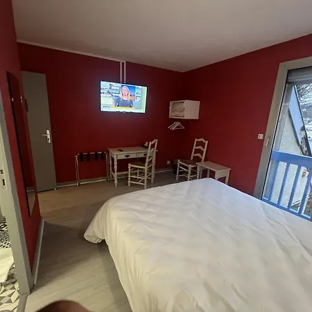 Hotel Le Castel Du Cantal Groupe Village Fani Thiezac