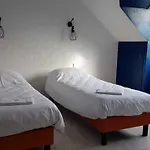 Le Castel Du Cantal Groupe Village Fani 3*