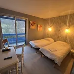 Hotel Le Castel Du Cantal Groupe Village Fani Thiezac