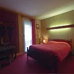 Le Castel Du Cantal Groupe Village Fani Hotel