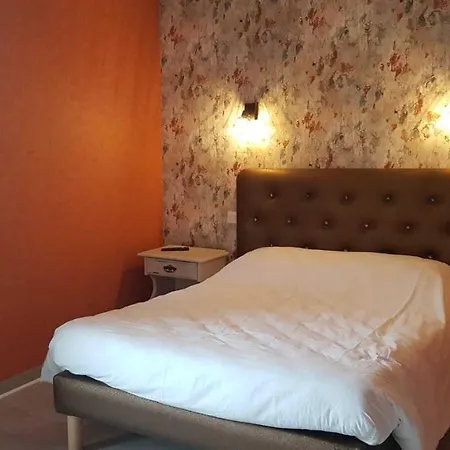 Le Castel Du Cantal Groupe Village Fani 2* Thiézac