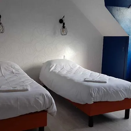Le Castel Du Cantal Groupe Village Fani 3*