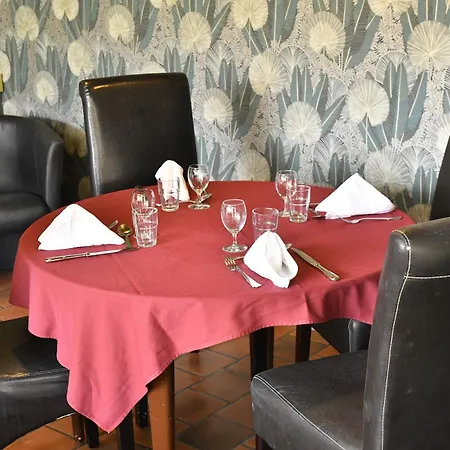 Hotel Le Castel Du Cantal Groupe Village Fani