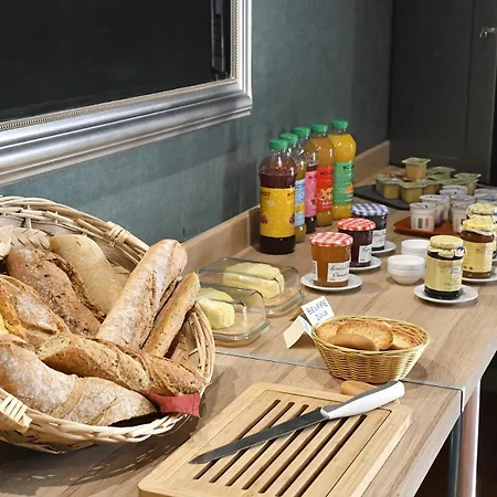 Le Castel Du Cantal Groupe Village Fani Hotel Thiézac