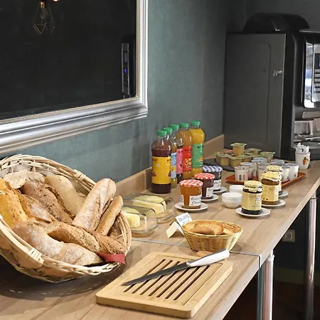 Hotel Le Castel Du Cantal Groupe Village Fani Thiézac