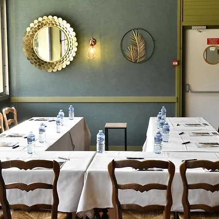 Le Castel Du Cantal Groupe Village Fani 2* Thiézac