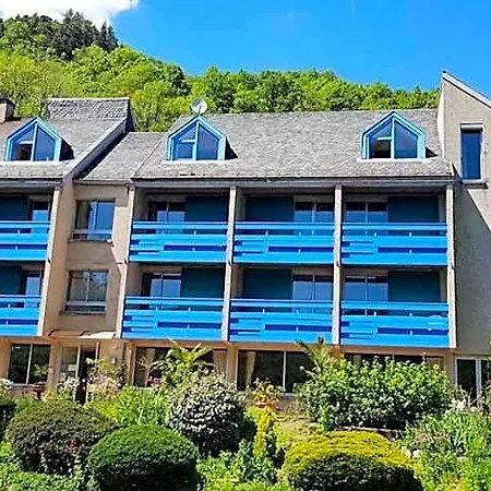 Le Castel Du Cantal Groupe Village Fani 3*