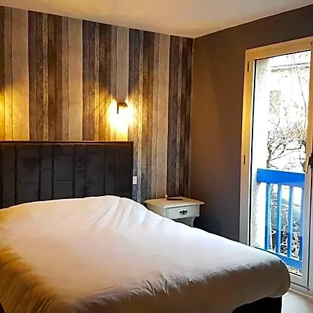 Le Castel Du Cantal Groupe Village Fani 3*