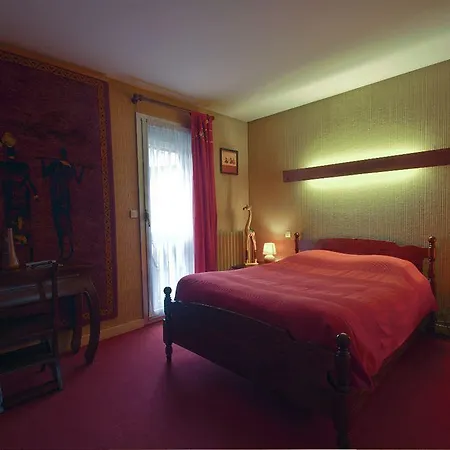 Le Castel Du Cantal Groupe Village Fani Otel