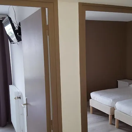 Le Castel Du Cantal Groupe Village Fani